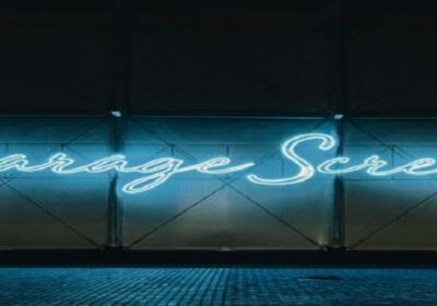 Garage-screen-neon-sign-2