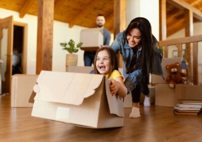 family-packing-to-move-tmp-768×512-2