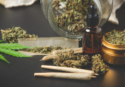 marijuana-buds-with-marijuana-joints-cannabis-oil-1