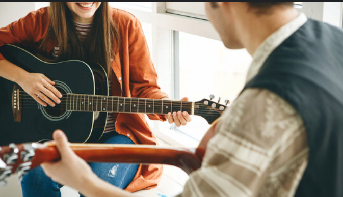Transform Your Skills with Personalized Guitar Lessons in Los Angeles