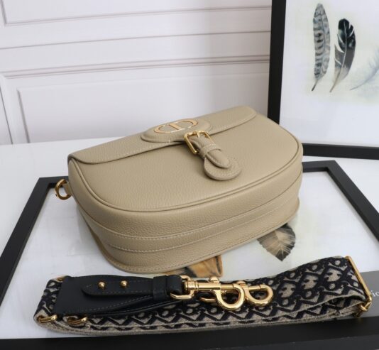 Dior Bobby Bag Replica – Timeless Elegance, Unbeatable Price