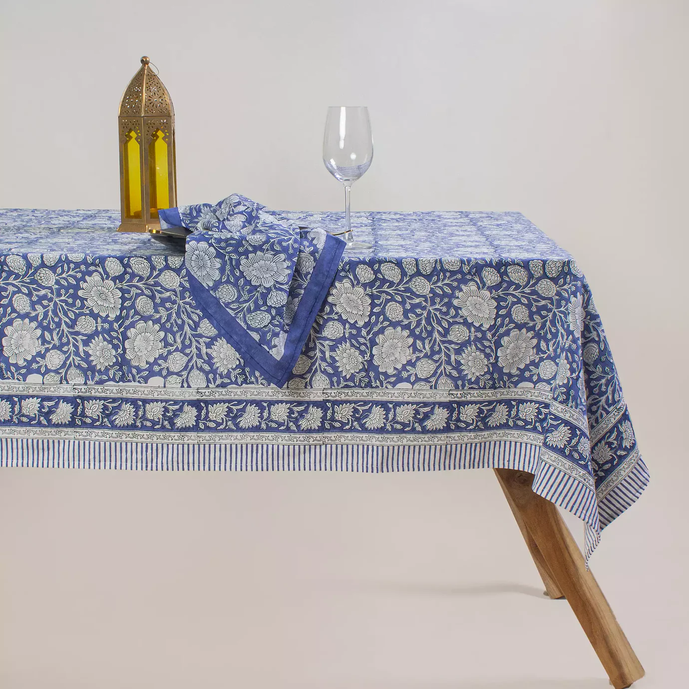 Elevate Your Dining Experience with Elegant Table Covers