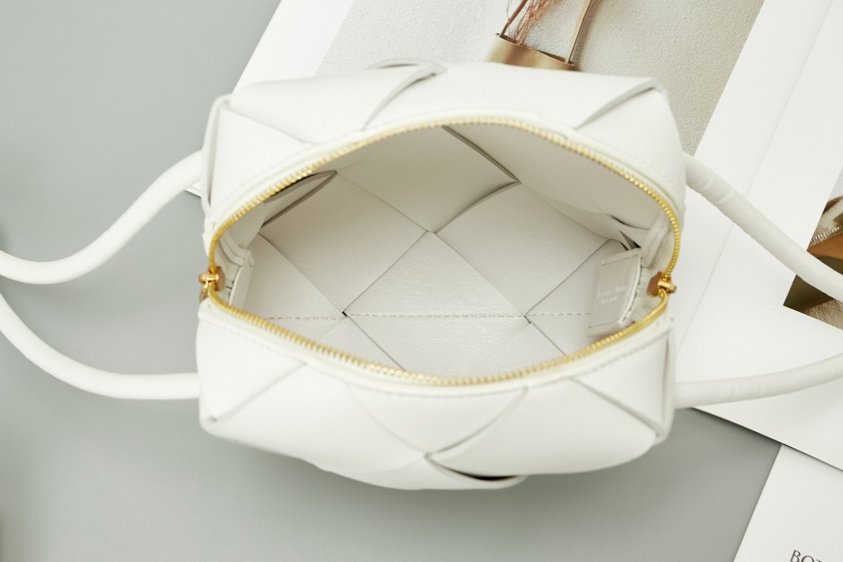 Bottega Veneta Handbags | Luxury Intrecciato Leather Bags