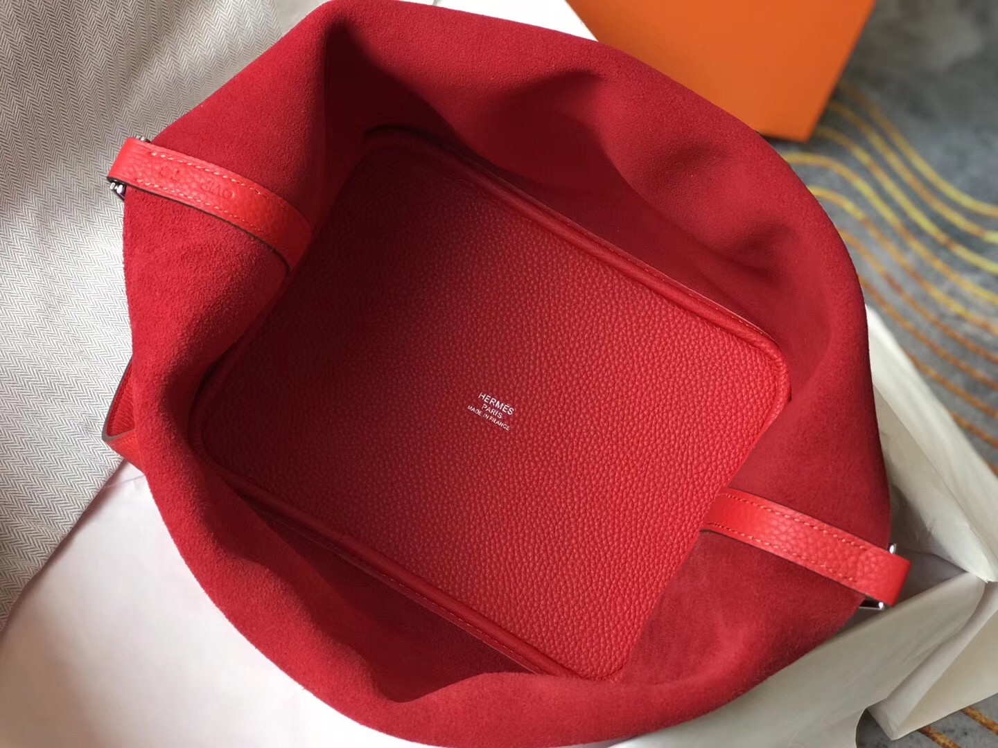 Hermès Handmade Bags | Artisanal Luxury & Timeless Craftsmanship