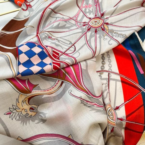 Replica Hermes Scarves | Luxury Silk Twill & Fashion Scarves