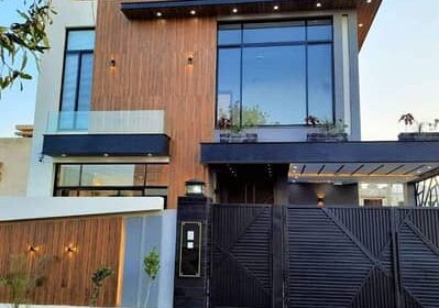 579197851-400×300-1