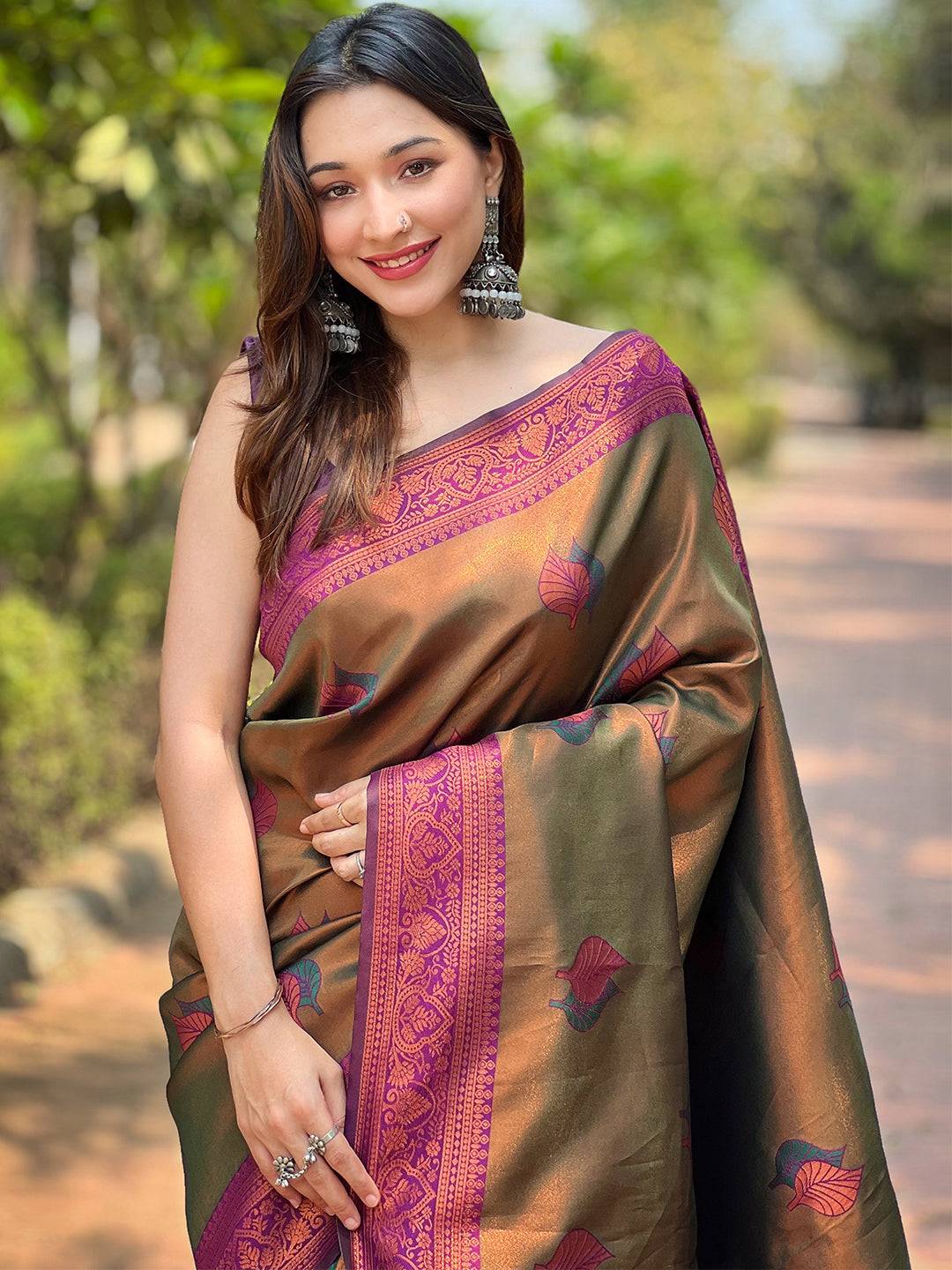 Which blouse styles suit organza sarees best most?