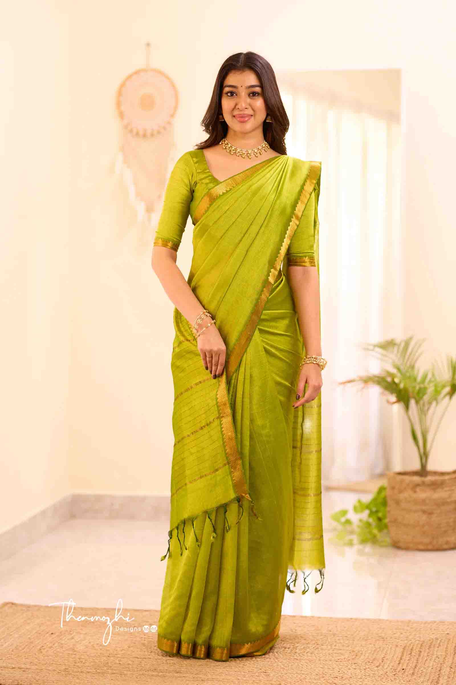 Which blouse colors suit Parrot Green Silk Saree?
