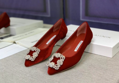 Manolo-Blahnik-Hangisi-Flats-In-Red-Velvet-with-Crystal-Buckle-Online-1