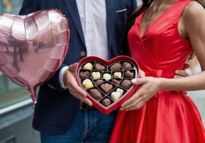 valentine-couple-choco